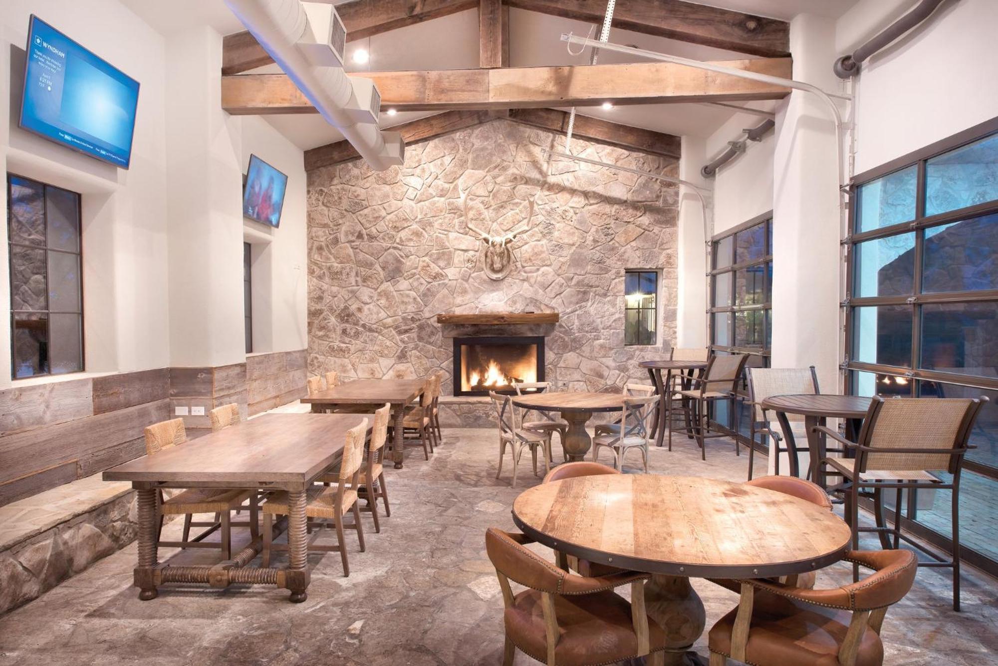 Worldmark Hunt - Stablewood Springs Resort Bagian luar foto